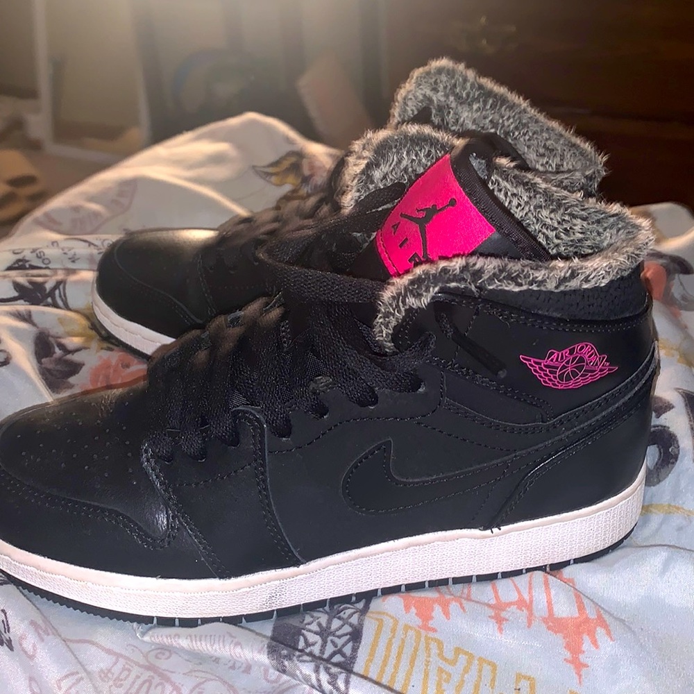 Jordan 1’s fur lined